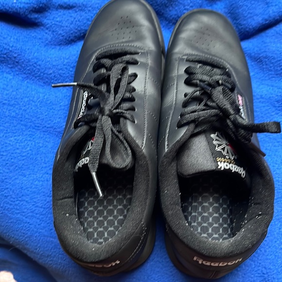 Reebok Shoes - Women’s Reebok classic black size ten